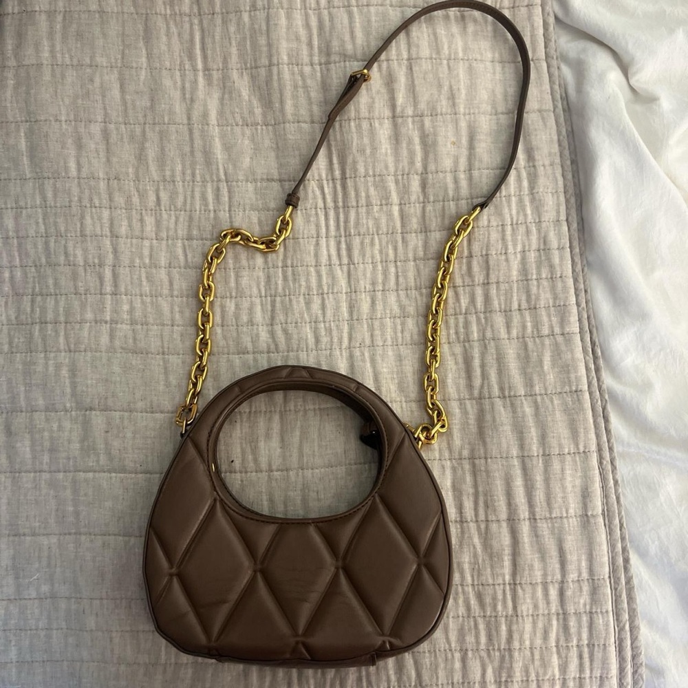 Elegant Brown Quilted Shoulder Bag with Gold Chain